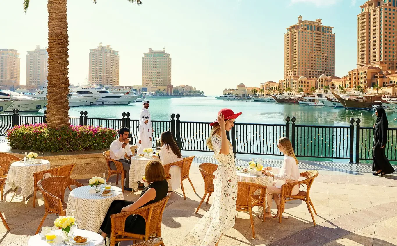 كم عدد سكان قطر الأصليين؟