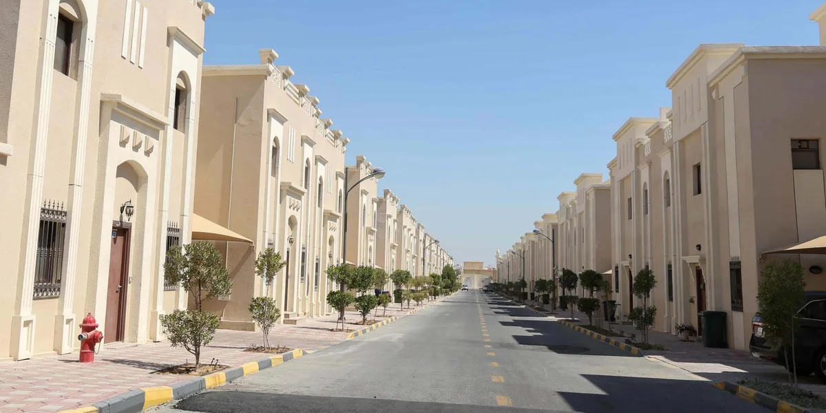 كم تحتاج للعيش في قطر شهرياً؟