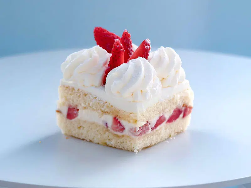 2 Strawberry Gateau 637284453995018005