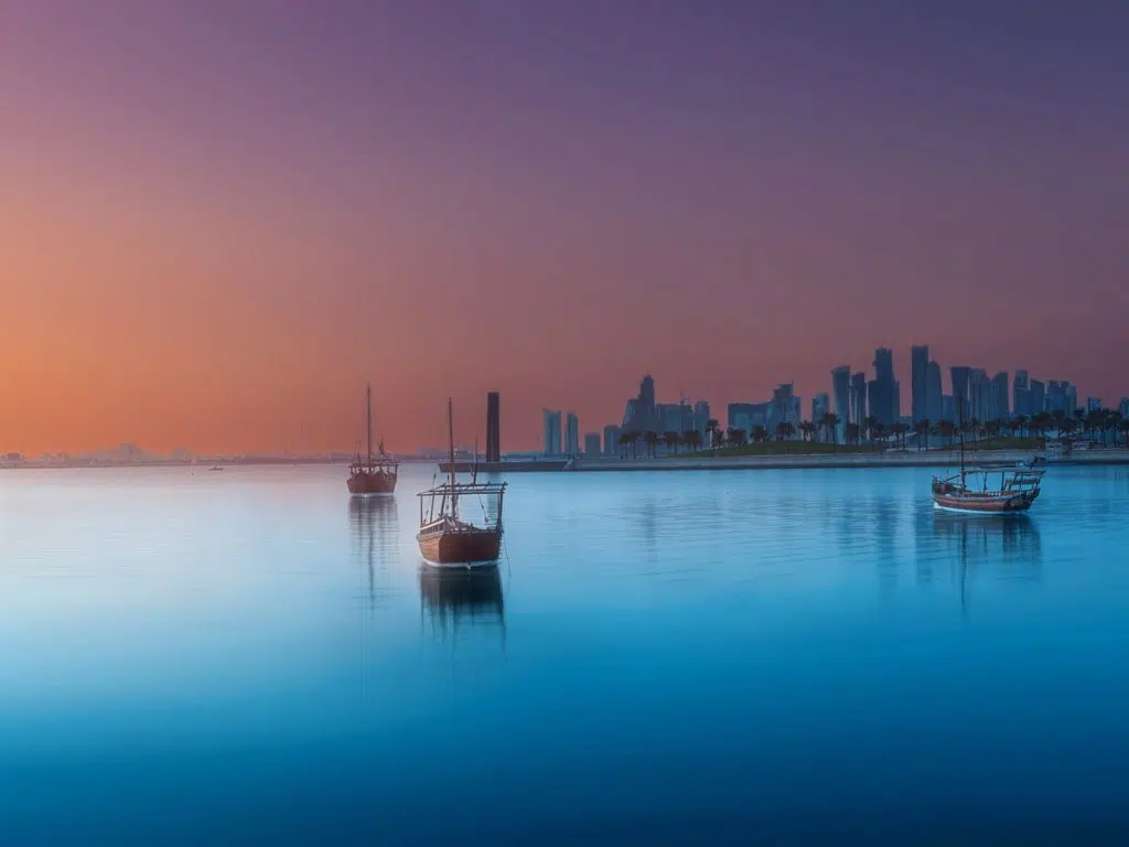 Cruise along the Corniche 1024x768 1