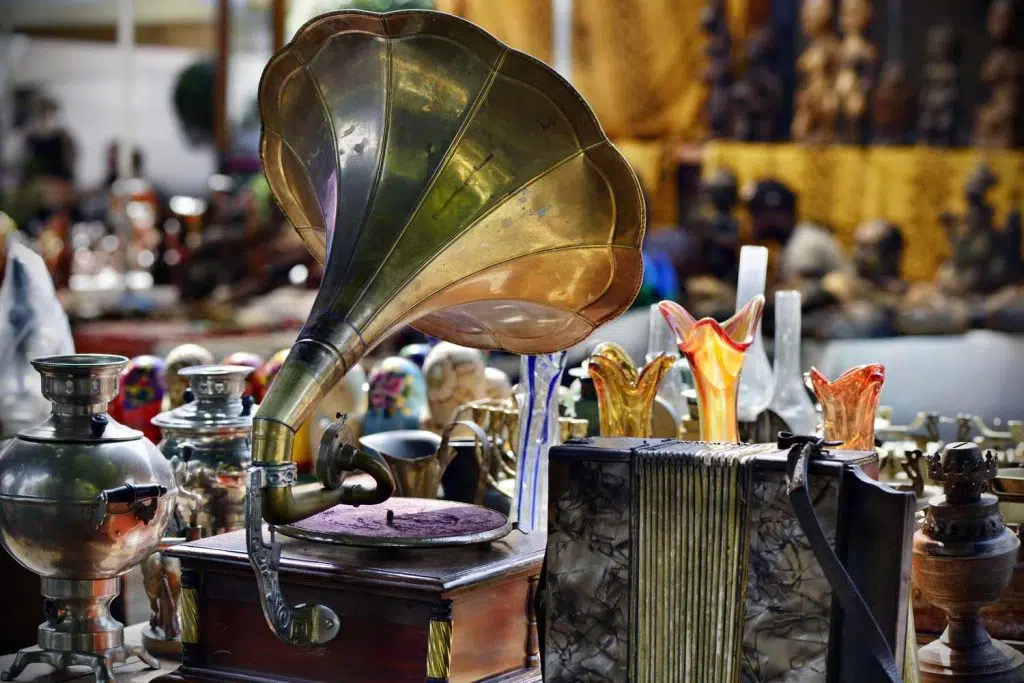 flea market 168331770 5c2c05be46e0fb0001206d51