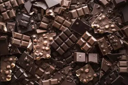 what happens to your body when you eat chocolate every day 618fef2845ff43c7905bc8e94d078c81