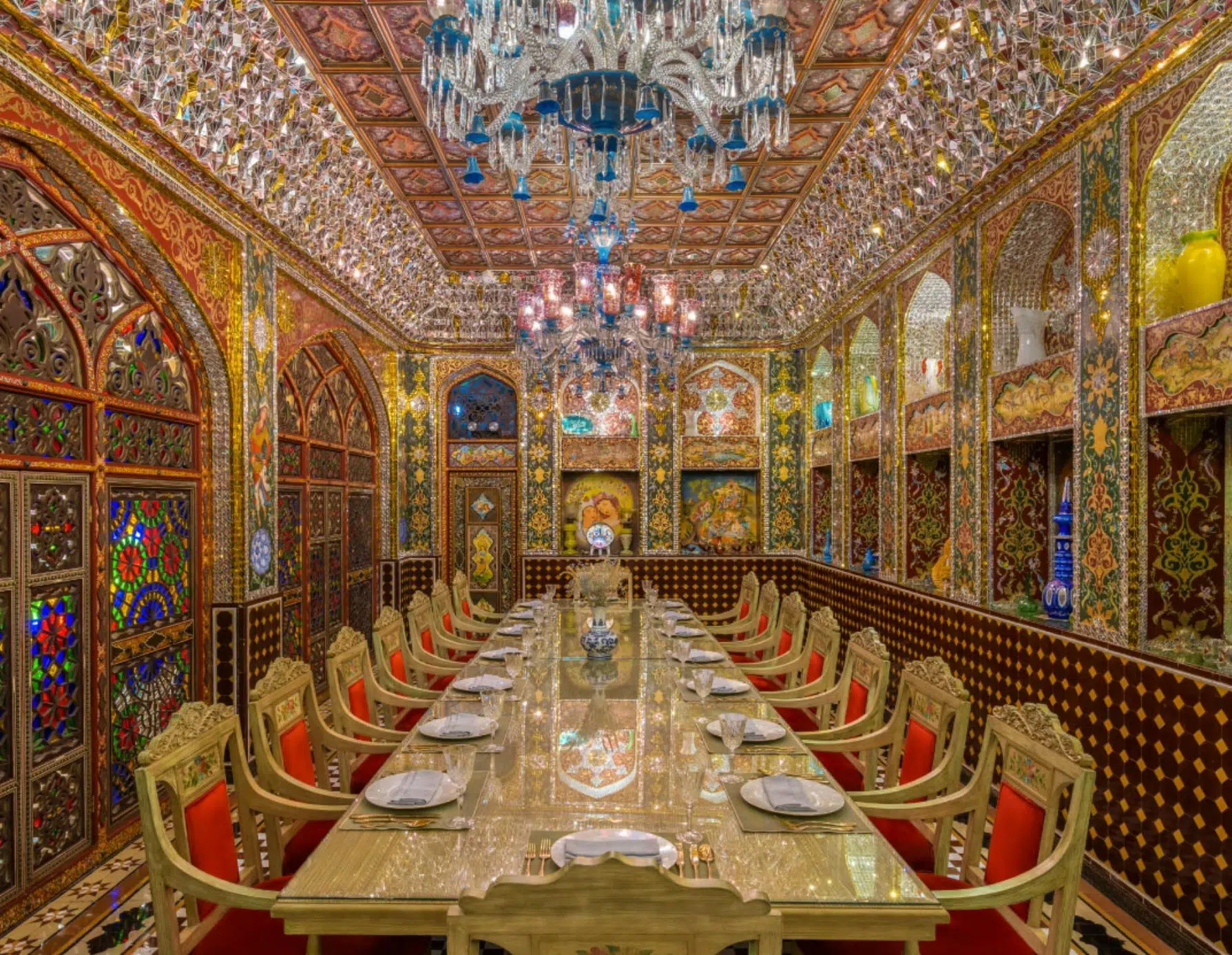 parisa souq