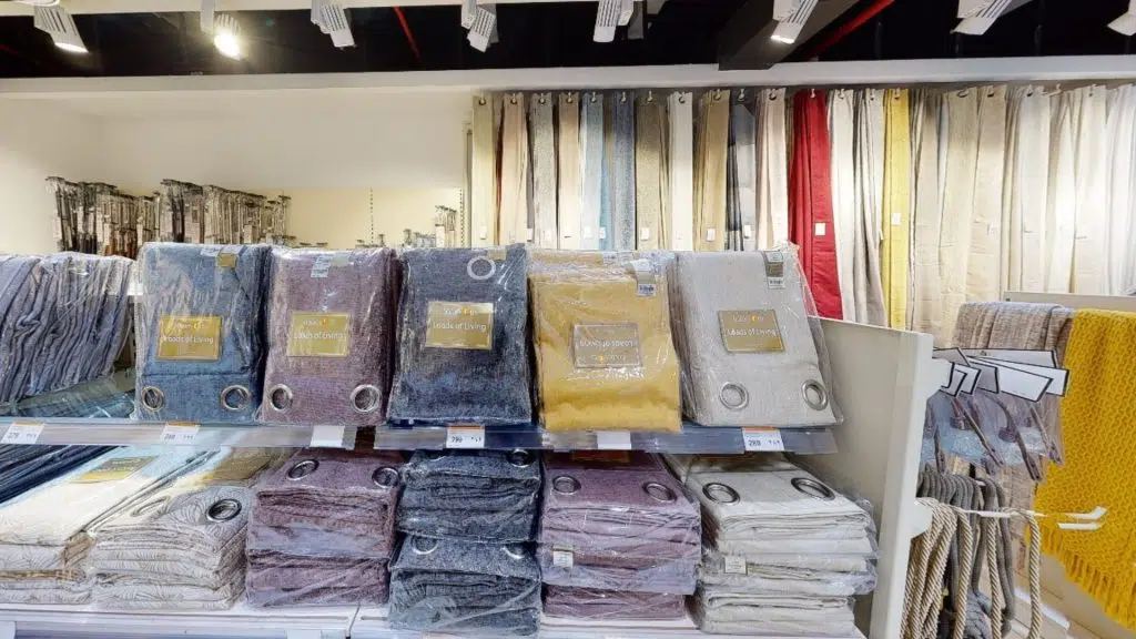 CURTAINS DRAPES BLINDS QATAR HOMES RUS