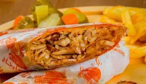 Must try shawarma places in Qatar Shawarma dar al ward 23 dec 21
