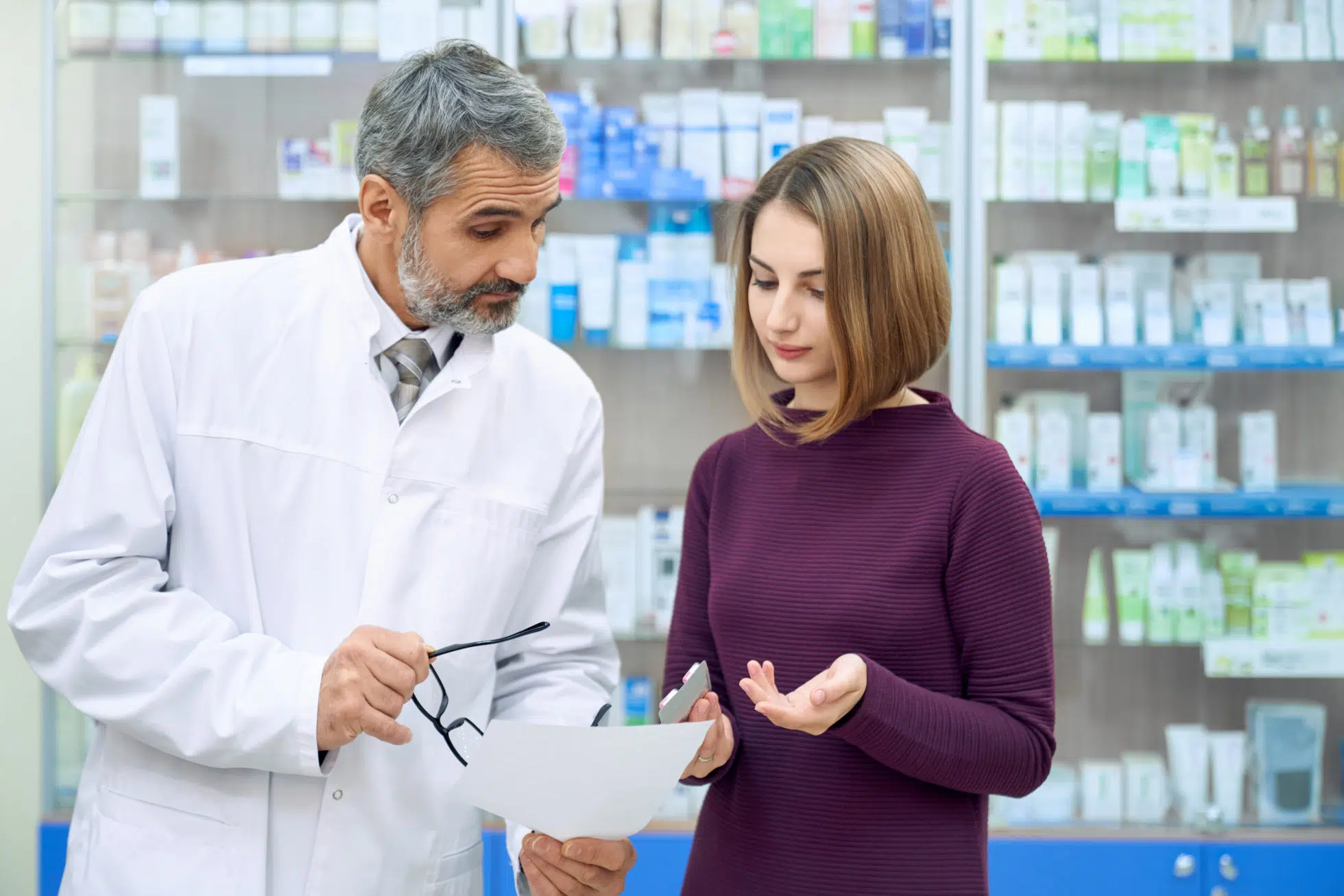 preescription pharmacist dispensing scaled 1
