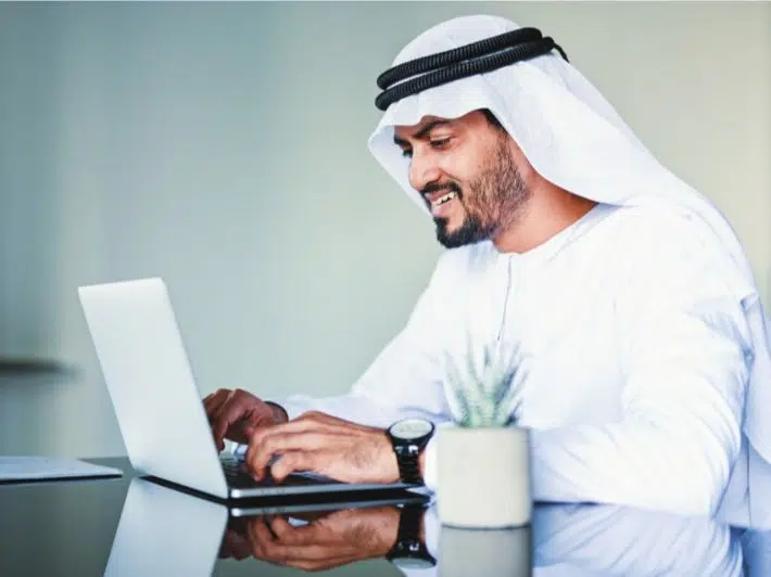 شرح إصدار تصريح عمل في قطر