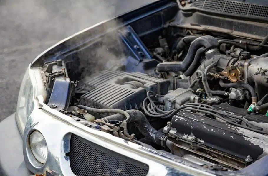 engine overheating shutterstock 1223091412 min