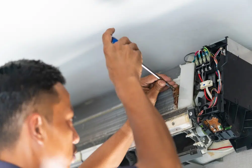 ac repair doha qatar shutterstock 2479670891