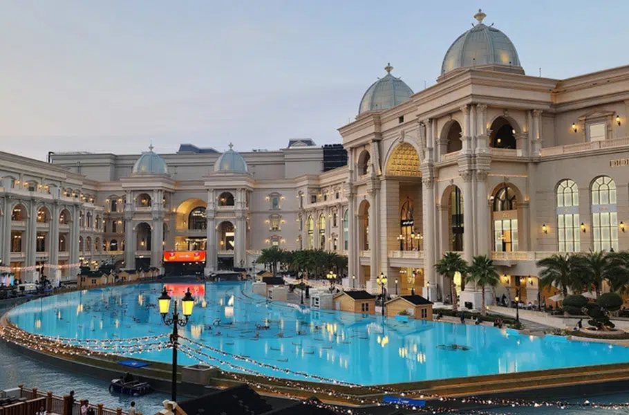 Place Vendome exclusive stores brands popular malls qatar