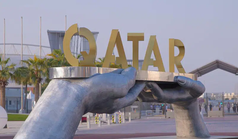 Qatar Forward sculpture 04 42 2022 06