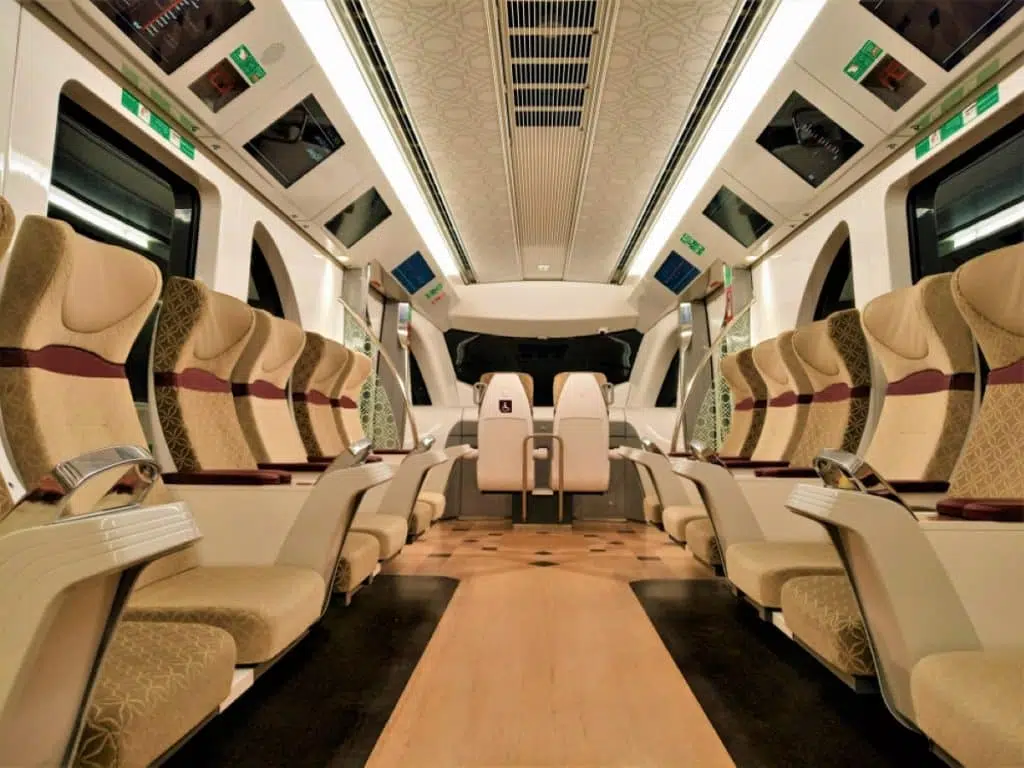 Doha Metro gold class 1024x768 1