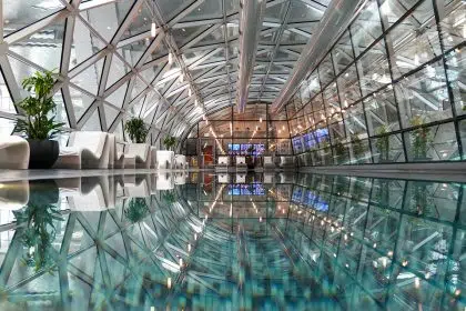 h2 airport hotel pool